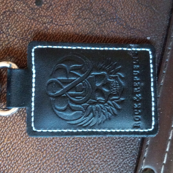 Rock & Republic Key Chain - Picture 4 of 6